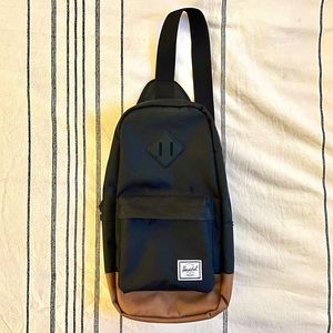 Herschel Supply Co. Heritage Shoulder Bag 8L - Black